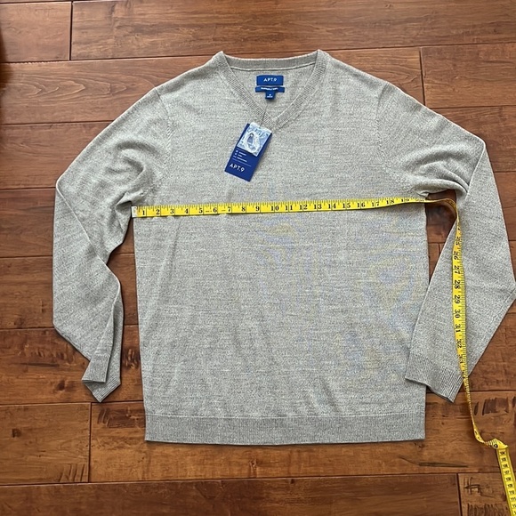 NWT Men's Apt. 9° Merino Blend V-Neck Sweater Size M wool bland - Picture 5 of 7